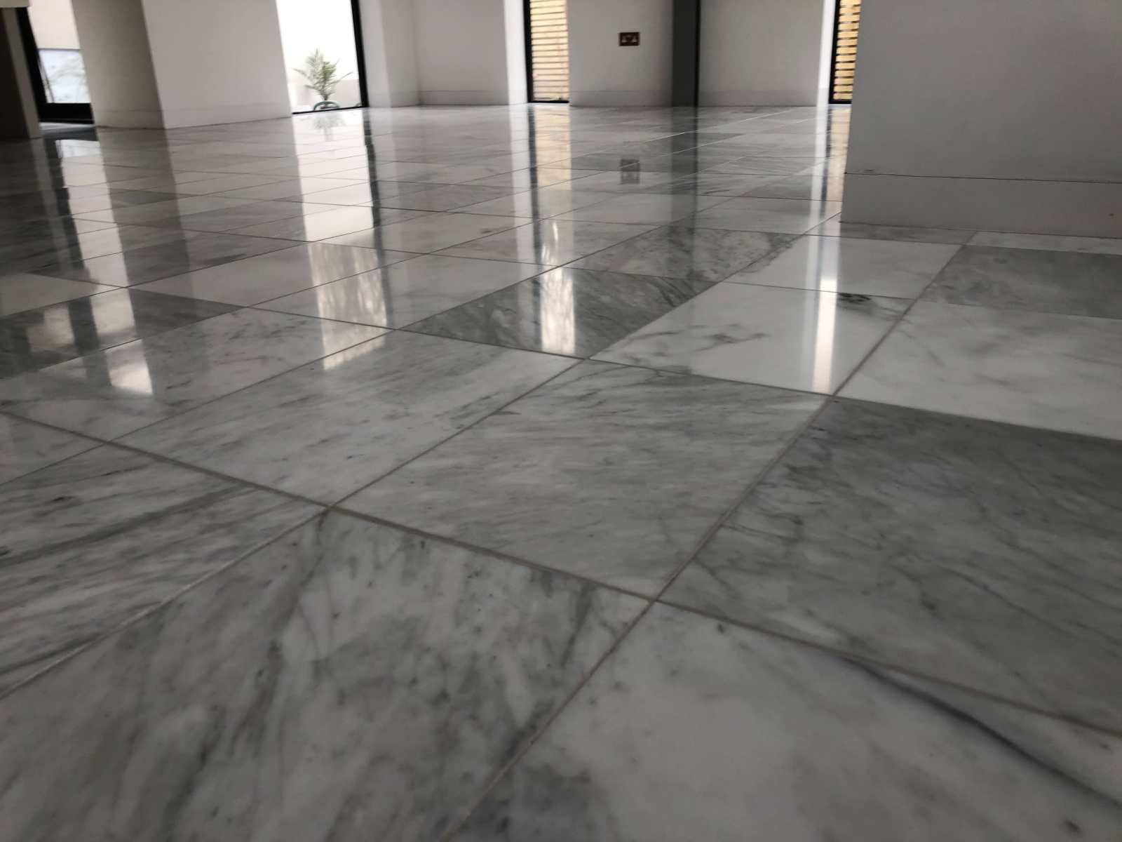 Travertine factory polishing